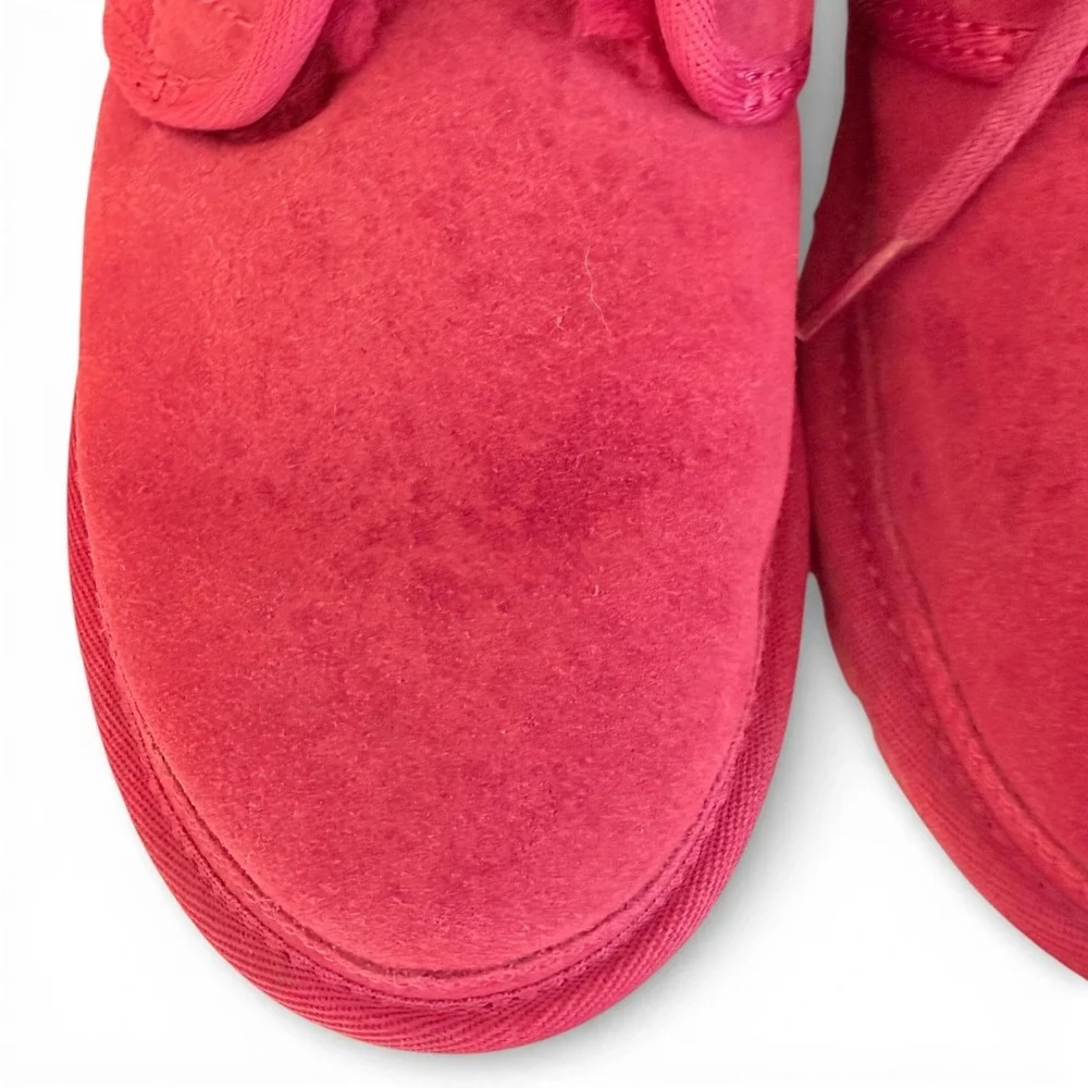 UGG Neumel‎ Boot Womens 7 Red Suede Lace Up Chukka Sheepskin Lined 1094269